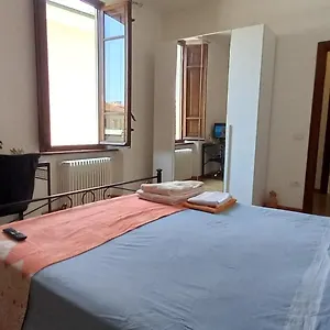  Apartment Holiday Rental- By The Walls N 395
